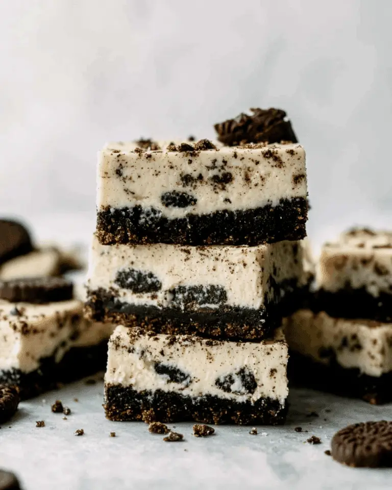 Cookies and Cream Cheesecake Bars