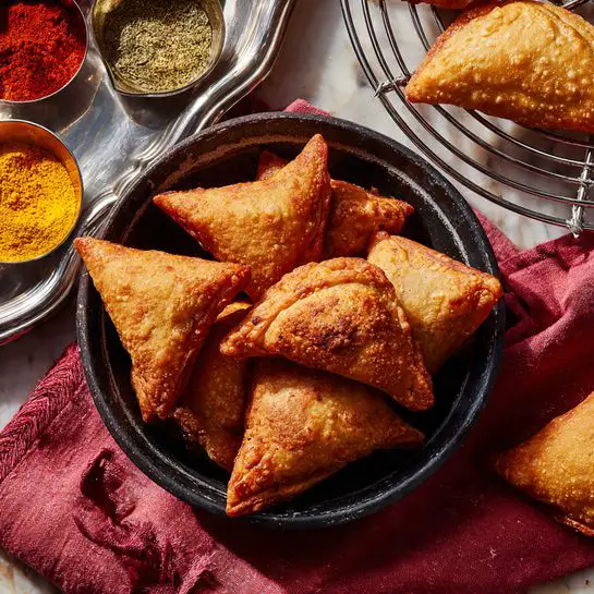 Baked Samosas with Crispy Golden Exterior Recipe