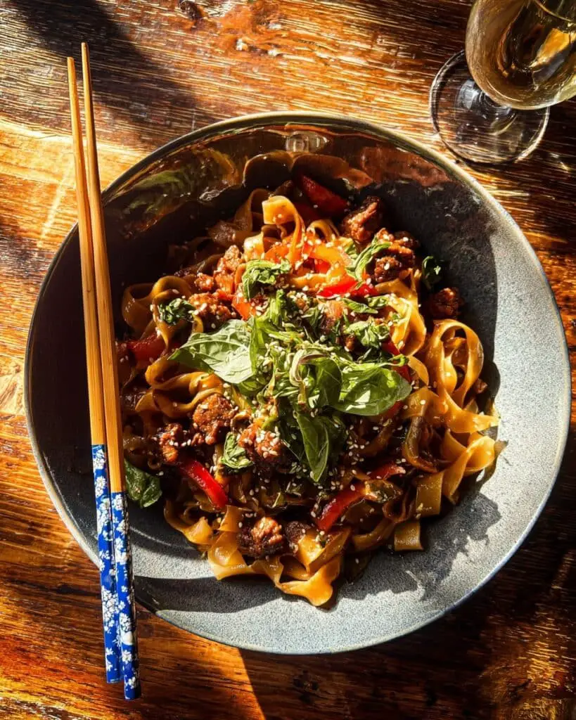 Crispy Garlic Chicken Drunken Noodles Recipe