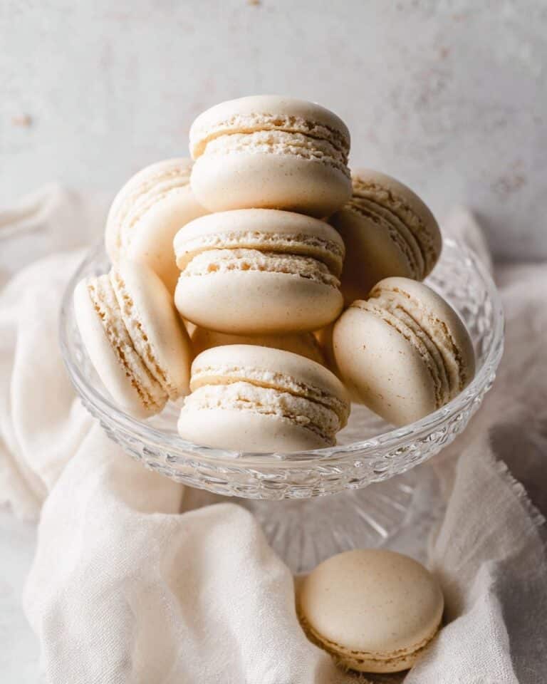 Vanilla Macarons with Vanilla Buttercream Filling Recipe