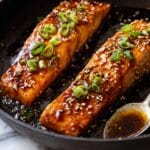 Honey Garlic Salmon (5 Ingredients, 15 Minutes) Recipe